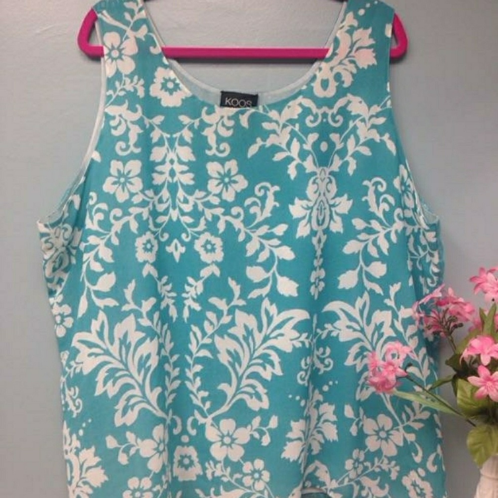 3x Koos Sheer Tank